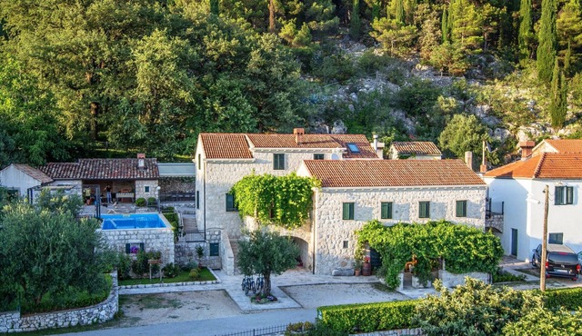Villa, (11350), Pridvorje, hr