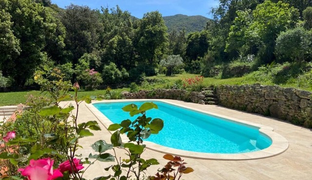 Villa 12-15 pers, mountain view, private pool, WiFi, calm, 15 min from the beach