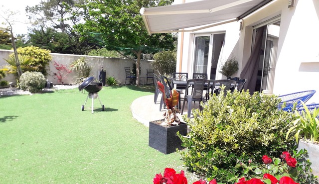 Villa 12 pers : 6 bedrooms, 3 bathrooms, 3wc/200m from the beach of La Sauzaie