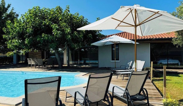 Villa 12 Personnes Avec Piscine à 12 Minutes de L'océan