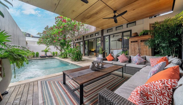 Villa 121 – Modern 1BR Villa Near Batu Belig Beach