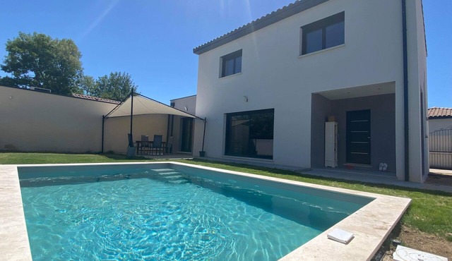 VILLA 130 m², swimming pool, garage in Provence