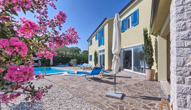 Villa 1519/15239 (Istria - Žminj), 25000m from the beach