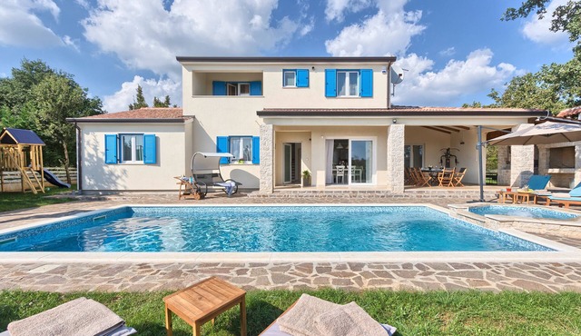 Villa 1521/15241 (Istria - Žminj), 25000m from the beach