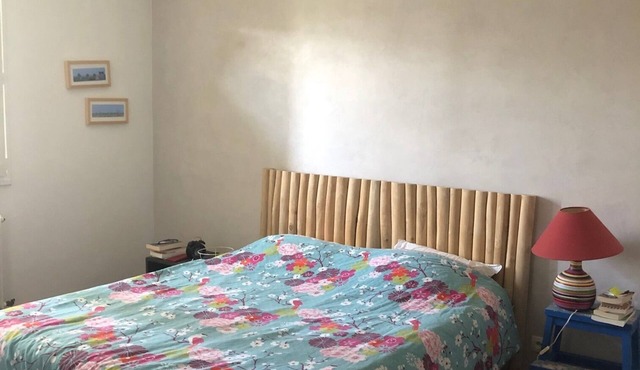 Villa 15minutes from Bordeaux with swimming pool in the middle of the vineyards.