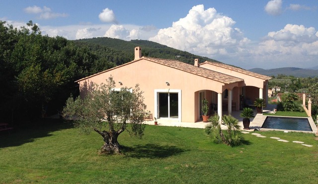 VILLA 160M2 CLIMATISEE OF FULL FEET - POOL LAND 2500M2 TO 8KM OF THE SEA
