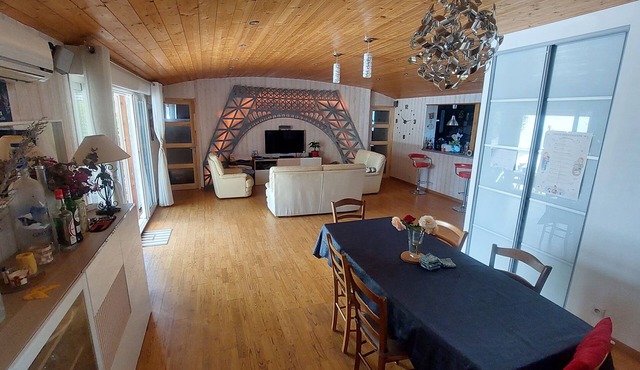 Villa 160m2, swimming pool 7x4, jacuzzi 5 places 4 bedrooms, 3 bathrooms, 2 toilets