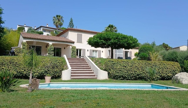 Villa 170 m2 au Calme Avec Piscine 9,60 x 4,60 sur Terrain Paysagé de 3000m2