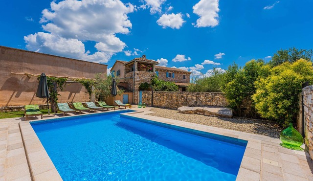 Villa 1852/22479 (Istria - Barban), 12500m from the beach