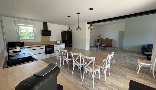 Villa 1931, air-conditioned, in a quiet location between the pool and the ocean