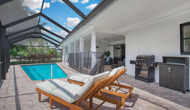 Villa 2 bed 2 bath 10 min from 5th ave and beach with private pool