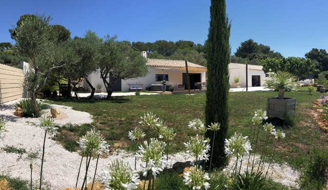 Villa 2 homes in the heart of the Var 30 minutes from the beaches