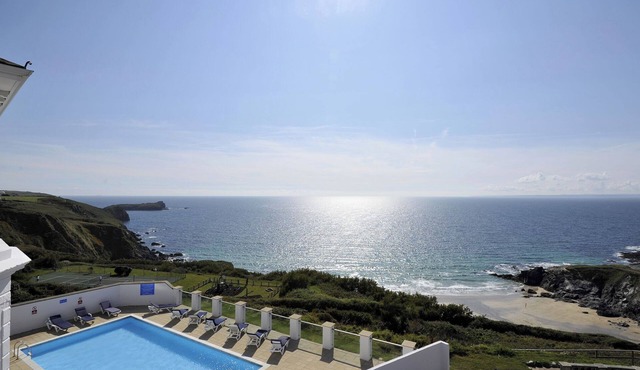 VILLA 2, pet friendly, character holiday cottage in Mullion