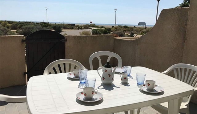 Villa 2 Rooms+Mezzanine, 6 Sleeps, Parking, Sea Front
