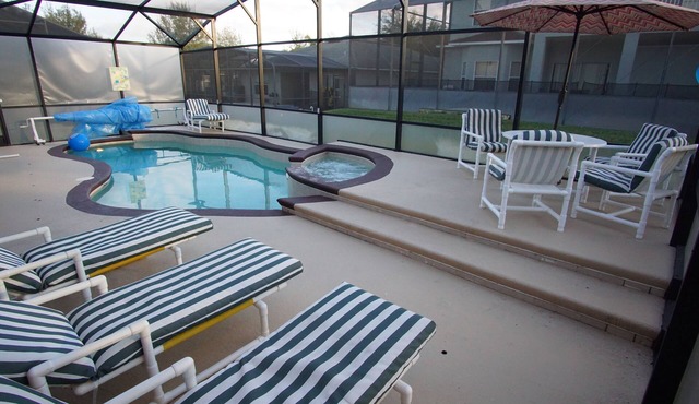Villa 20 minutes to Disney-South facing Pool & Hot tub. Quiet gated community.