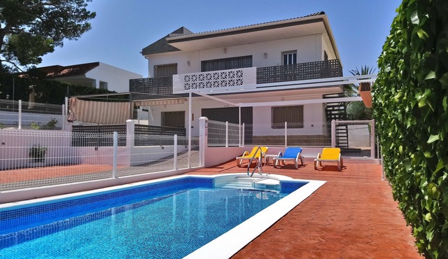 VILLA 200 METERS FROM THE BEACH + 5 BEDROOMS (WITH AIR COND.) + PRIVATE POOL