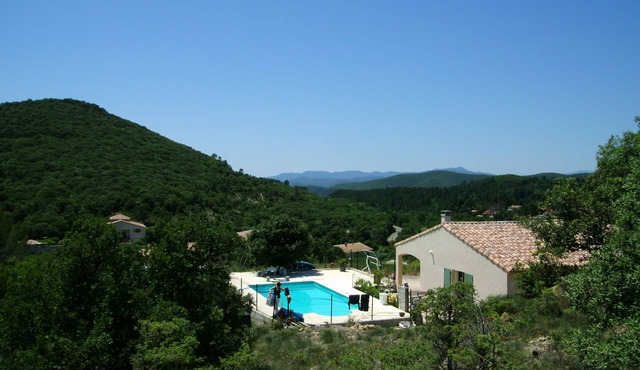 Villa, 200m², 14/16 pers, near Anduze, swimming pool + small house T1 in addition