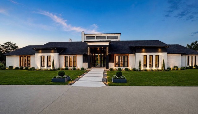 Villa 21 at Lake Williams - A Hidden Gem for Unforgettable Events