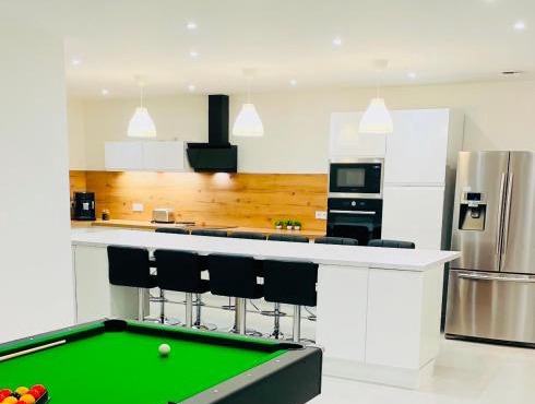 Villa 220 m2 avec 5 chambres 6 lits doubles 2 toilettes 2 salles de bain