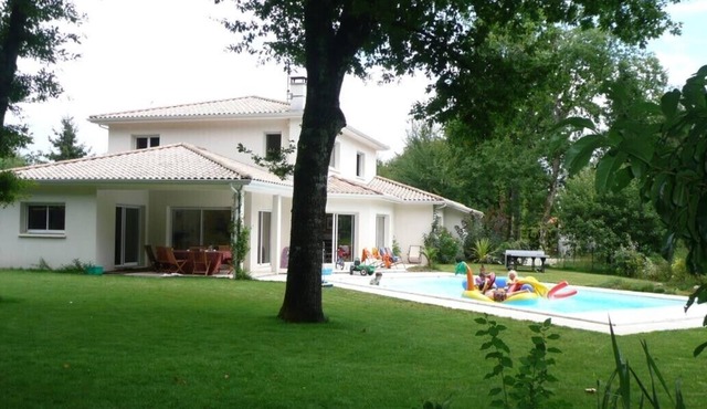 VILLA 230 SQM ON THE EDGE OF FOREST HEATED AND SECURE POOL SHUTTER