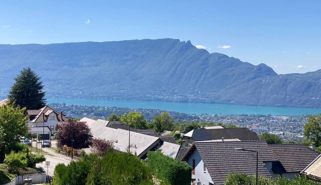 Villa 240m², 6 chambres, avec jardin, vue Lac