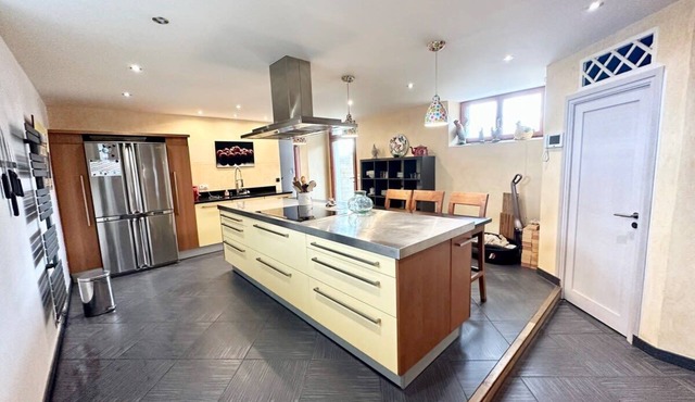 Villa 250m2 Avec Piscine En Pleine Nature de 6ha