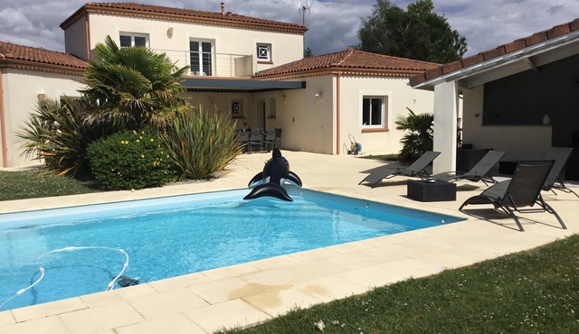 Villa 290 m2 air-conditioned, swimming pool pétanque 12 min from Toulouse