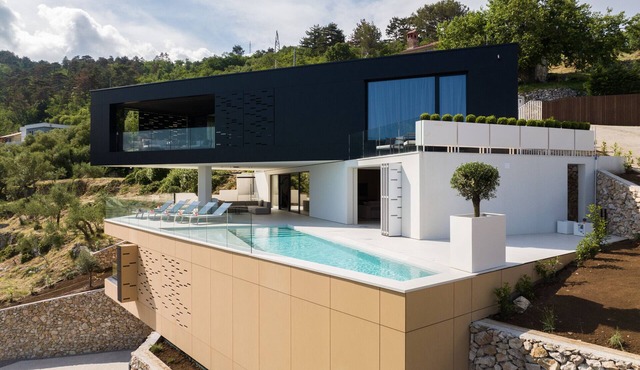 Villa 3.0 near Opatija for 8 people with indoor and outdoor pool & wellness