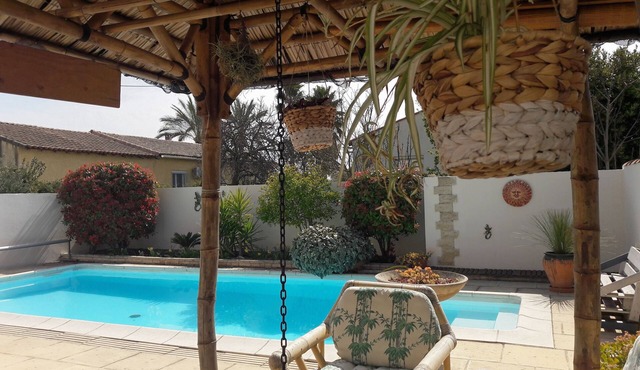 Villa 3 bd 6 pers private pool, 16 minutes from the beach, close to shops