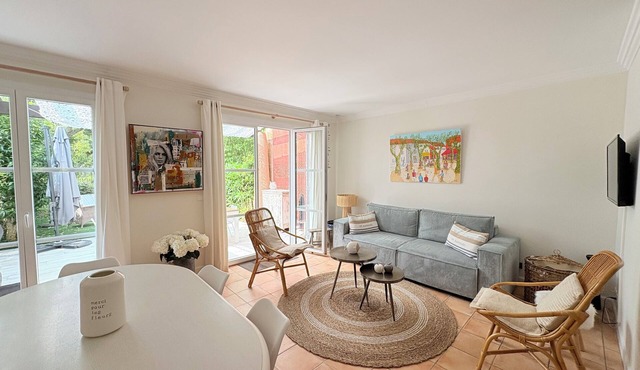 Villa 3 bed 2 bath 6 pers, south facing, Golfe St Tropez, air-conditioned, free wifi