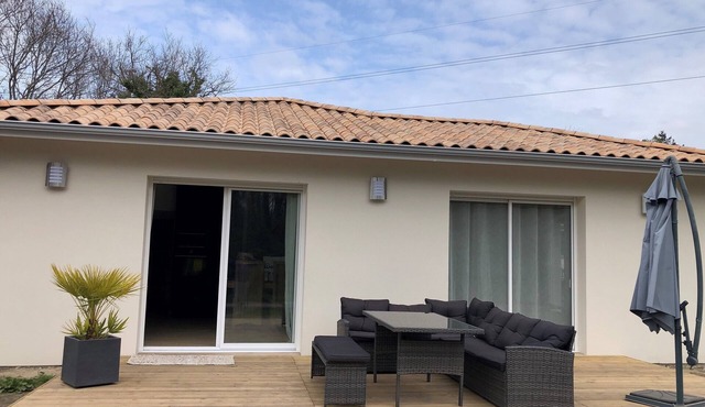 Villa 3 bedrooms 900 m from Lac de Parentis