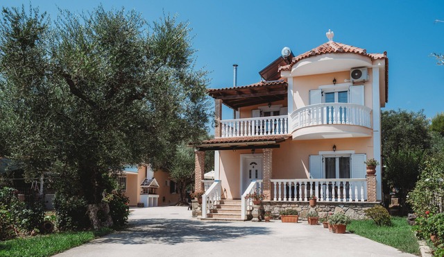 Villa 3 Bedroom Rosa