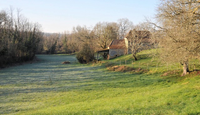 Villa, 3 bedrooms, 2 bathrooms, garden + pool on 10 hectares of nature