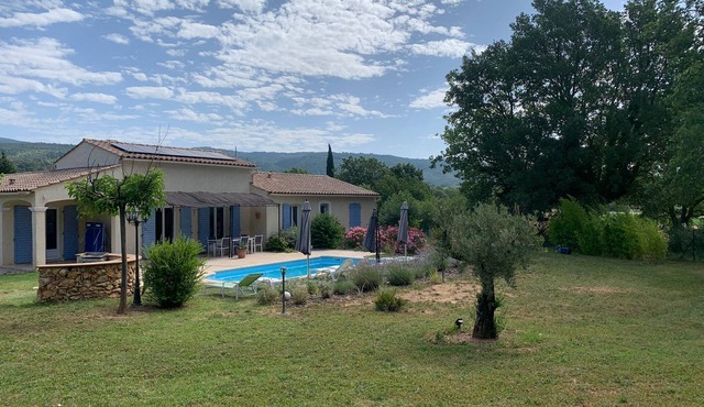 Villa, 3 bedrooms 2 bathrooms, private swimming pool and garden not overlooked