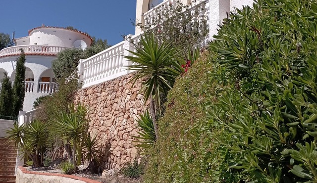 Villa 3 Bedrooms and 3 full bathrooms, private pool, garden and ocean views.