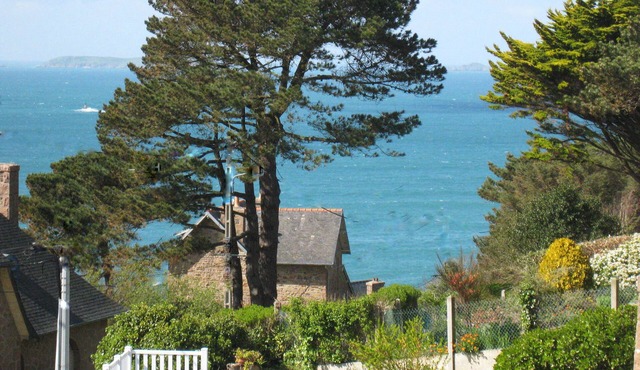 Villa 3 bedrooms/Walking distance/Sea view/Beach 200 m