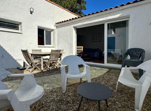 Villa 3 pièces à 100m de la mer avec patio et parking - FR-1-705-37