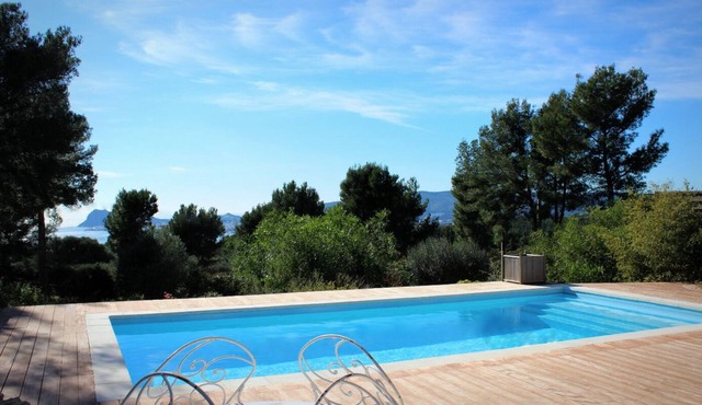 Villa 3 stars charming beautiful sea view and south facing pool.