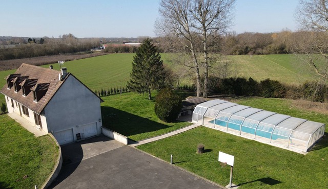 Villa 30 people (Party authorized), Swimming pool, Billiards, Table football