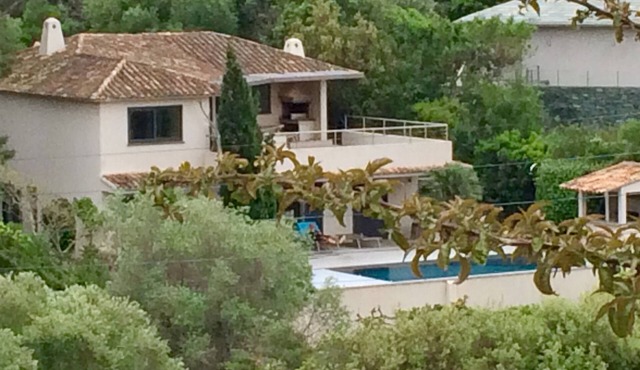 Villa 30m from the beach in the splendid Cala Rossa Estate, swimming pool