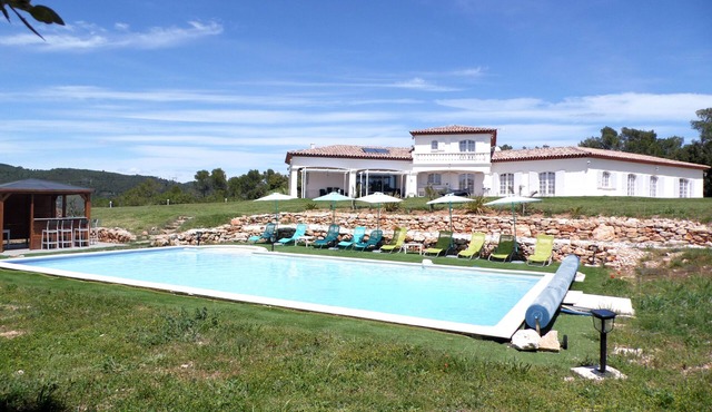 Villa 3681 ft² classified 4 Stars on 2.5 acres - Provence