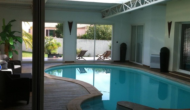 VILLA 380M2 LAND 2700m2 - HEATED INDOOR POOL - QUIET