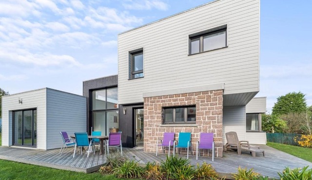 Villa 4 étoiles à 50M la plage tranquille et lumineuse à TREGASTEL - Réf 135