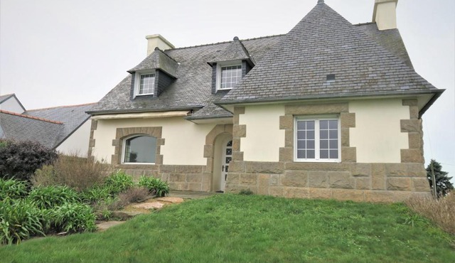 Villa 4 étoiles VUE SUR MER sur les hauteurs de la plage de Trestrignel à PERROS-GUIREC - Ref 831