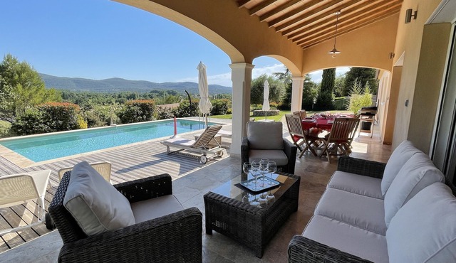 Villa 4* air-co, Heated pool, Magnificent view, Calm & multiple activities