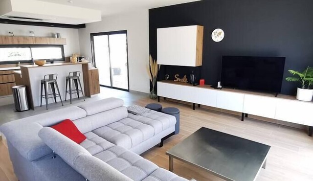 Villa 4 * "Bella ciao", lake, sea and mountains