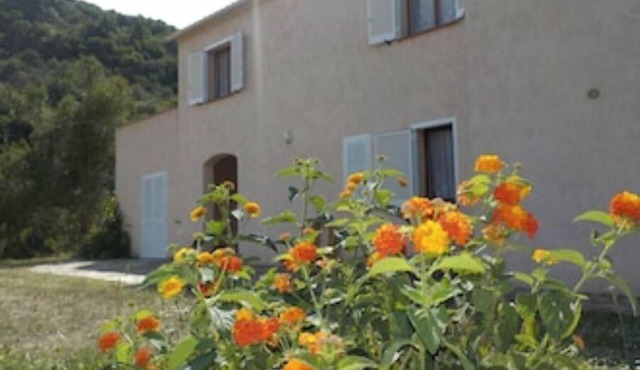 Villa 4 bedrooms 3 bathrooms for 6 to 8 people 5 min river 7 min beach