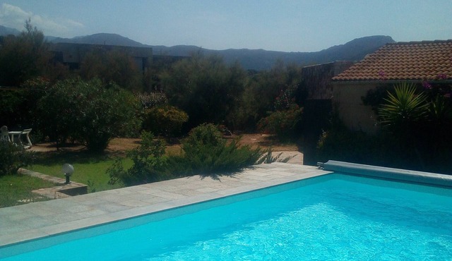 Villa 4 bedrooms - 8 people - swimming pool - exceptional sea and mountain view