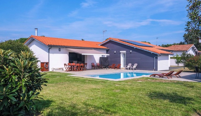 Villa 4* between Hossegor and Biarritz-4bedrooms air-conditioning-near beach-heated pool