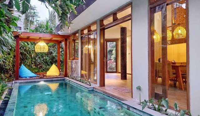 Villa 4-BR Klub Bunga No. 8 Batu Malang